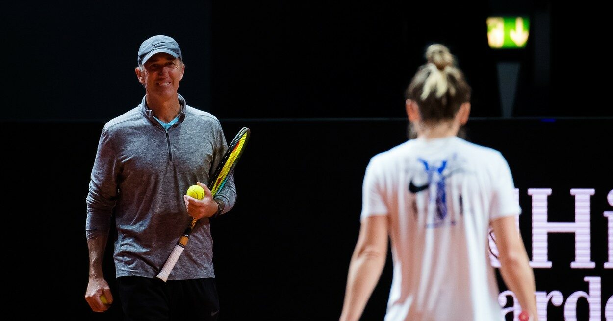 Simona Halep și Darren Cahill, cea mai ciudată strângere de mână! Reacție surprinzătoare a româncei când s-a reîntâlnit cu fostul mentor la US Open | FOTO