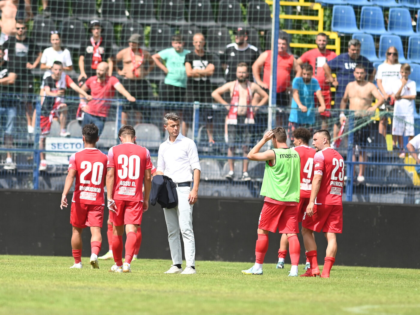 Cutremur la Dinamo! Cei 5 jucători care au inițiat greva sunt dați afară, iar soarta lui Ovidiu Burcă s-a decis