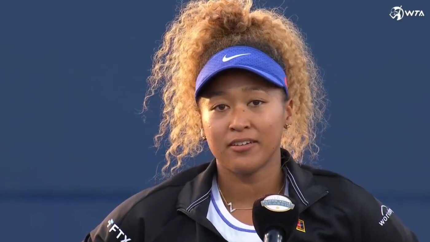 Naomi Osaka a făcut mișto de noul ei antrenor, chiar pe teren: „Afară e întuneric și el poartă ochelari de soare!” Incredibil cine o pregătește la San Jose după despărțirea de Wim Fissette | VIDEO