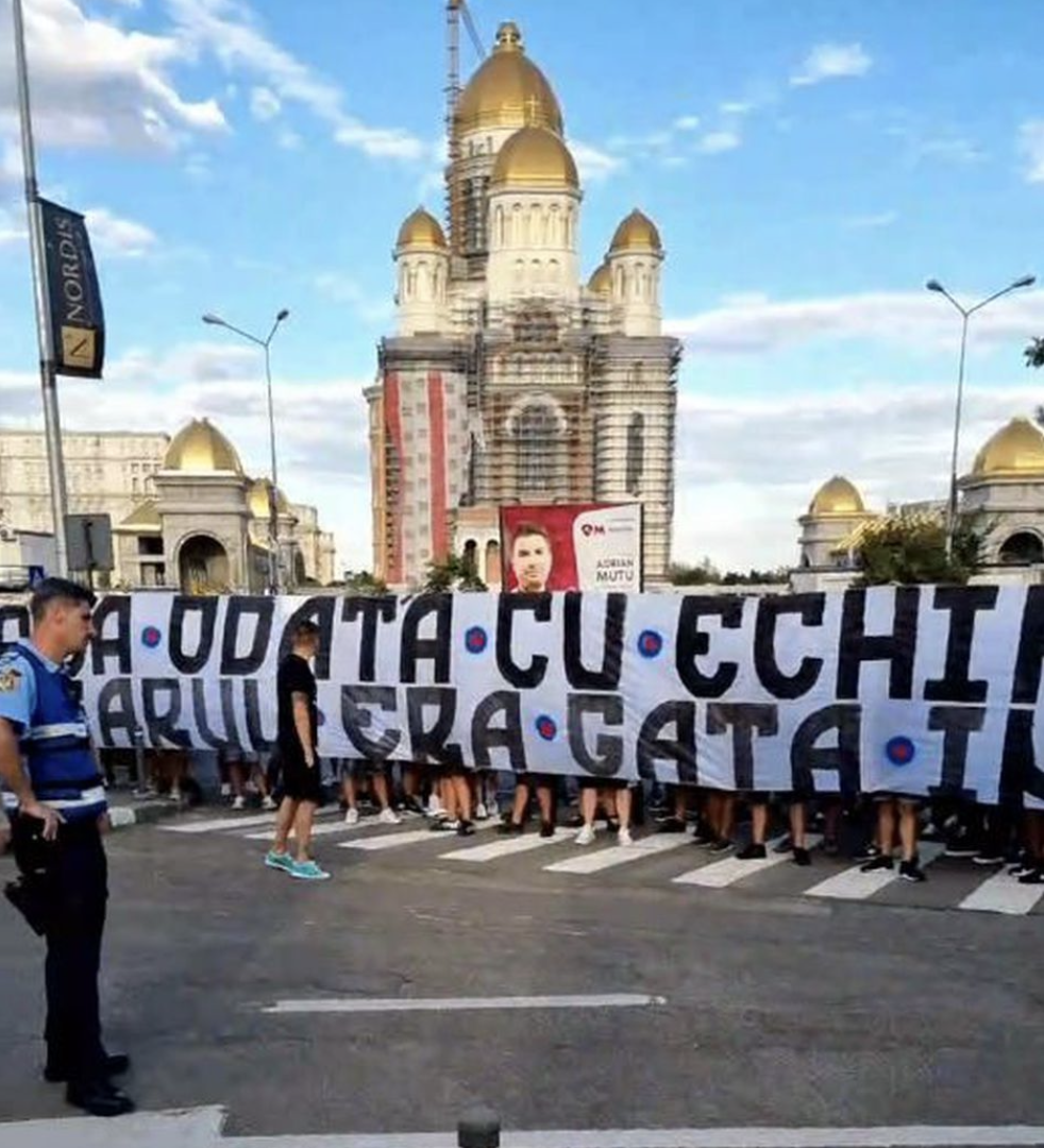 Fanii celor de la CSA Steaua nu au mai suportat umilințele și au trecut la amenințări cu moartea pentru șefii MAPN: „Vă mutăm în Ghencea 22!” | VIDEO