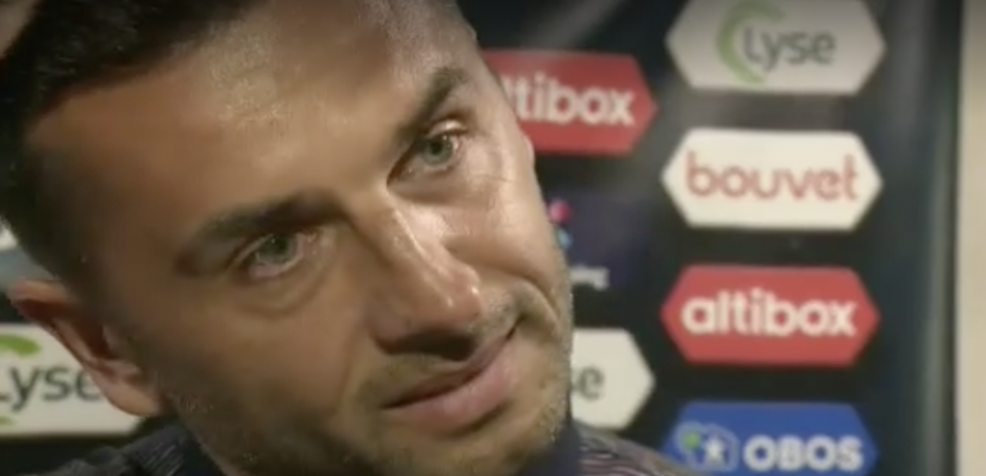 Nicolae Dică, emoționat până la lacrimi la finalul meciului cu Viking! Cui a dedicat victoria antrenorul vicecampioanei României: „Sper că este mândru de ceea ce am realizat!”