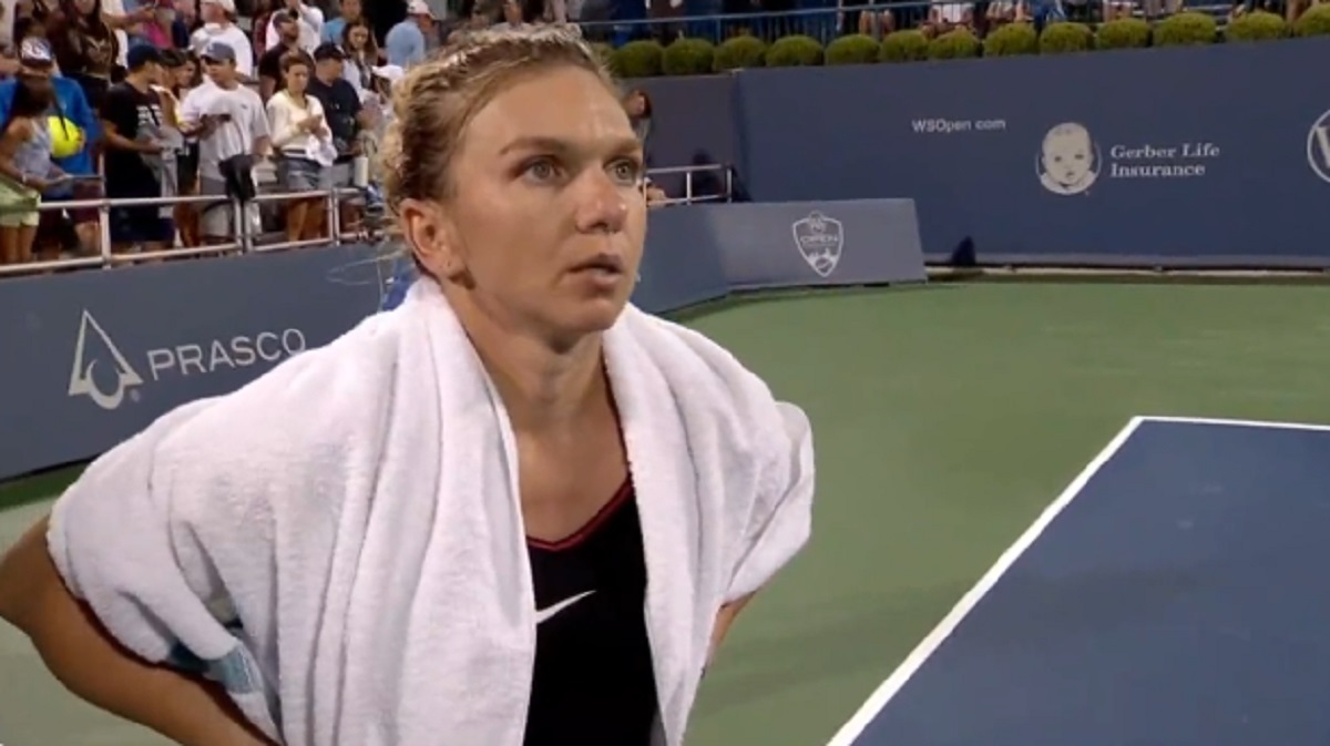 Moment de necrezut! Simona Halep, îndemnată să abandoneze meciul cu Anastasia Potapova: „Hai, retrage-te!” Românca s-a încăpățânat să rămână pe teren și s-a calificat în turul doi la Cincinnati | VIDEO