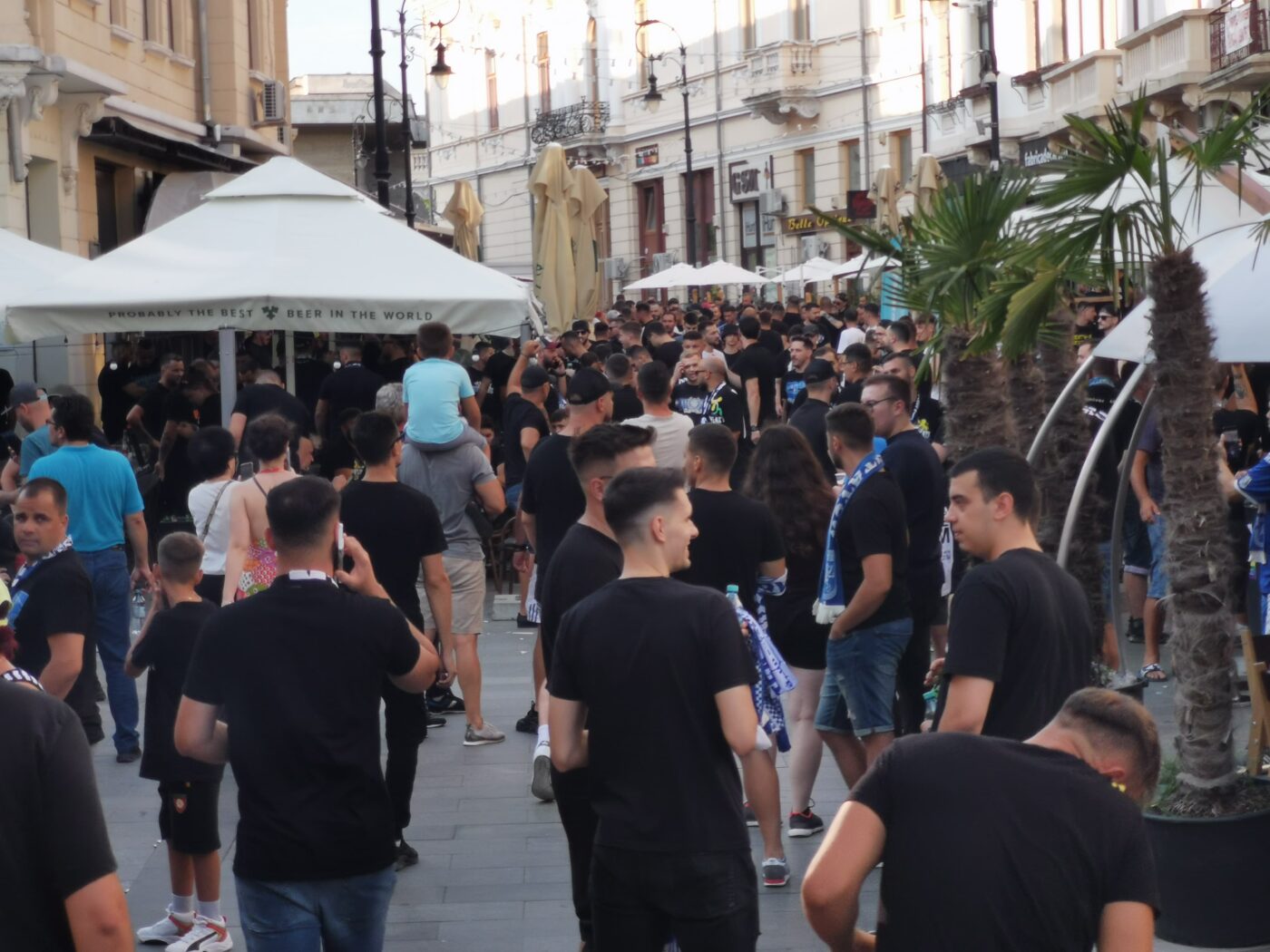 Interes ridicat pentru derby-ul FC U Craiova – Universitatea Craiova! Ultrașii echipei lui Adrian Mititelu au luat cu asalt Centrul Vechi din Bănie