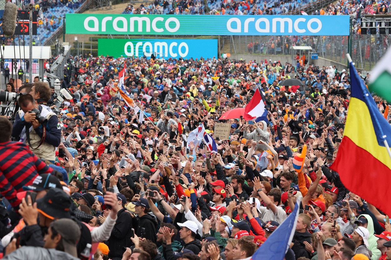 Ungaria, tărâm românesc pentru o zi! Ce s-a putut întâmpla la Budapesta, la ultima cursă de Formula 1! Maghiarii, dați pe spate, după ce au văzut haosul de la vamă: „N-am mai pomenit așa ceva!” | SPECIAL
