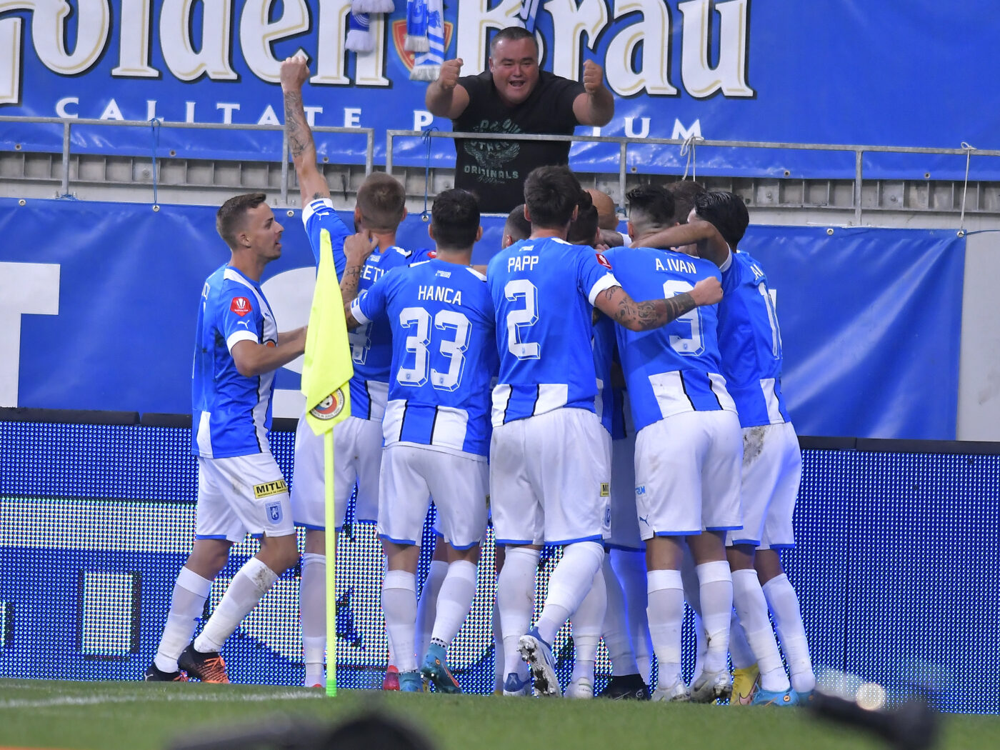 Prime de „boieri” pentru fotbaliștii Universității Craiova: ce sumă va primi fiecare jucător de la Mihai Rotaru dacă oltenii ajung în grupele Conference League! | EXCLUSIV
