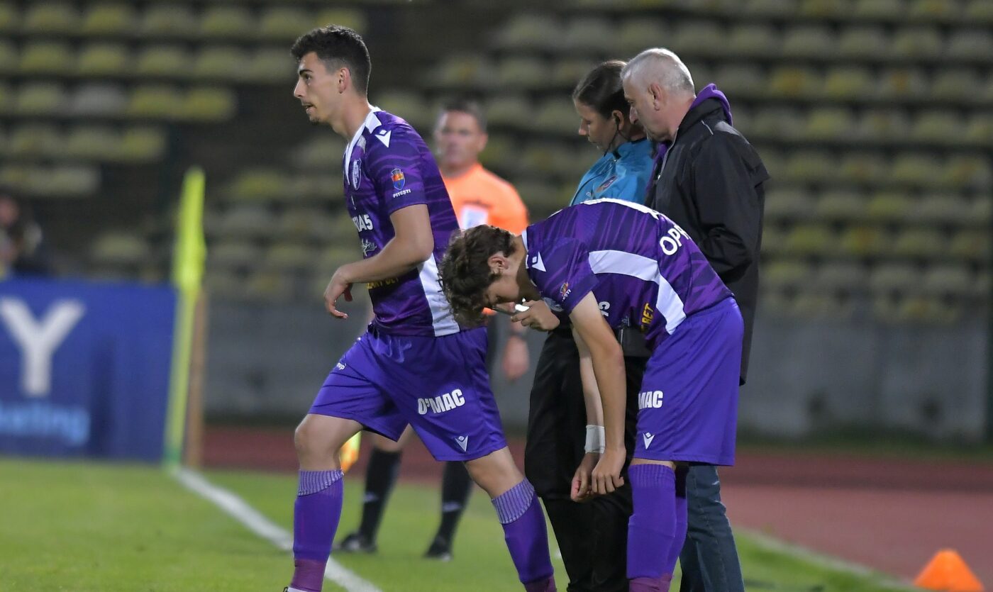 Rapid a bifat al nouălea transfer din această vară! Fiul unui fost rapidist a ajuns sub comanda lui Adrian Mutu: „Abia aștept să debutez!”
