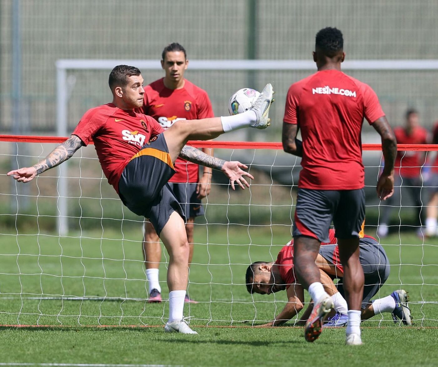 După Olimpiu Moruțan, turcii vor să scape și de Alex Cicâldău. Patru formații se interesează deja de internaționalul român care nu mai prinde echipa la Galatasaray