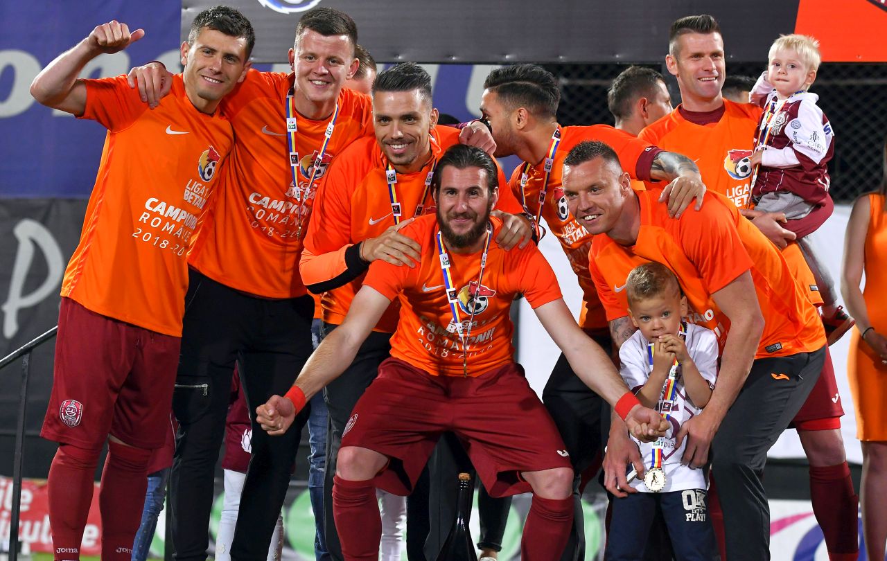 Fotbalistul campioanei CFR Cluj, băgat în depresie de antrenor! „Am început să beau! Mi-am înecat supărarea în alcool”