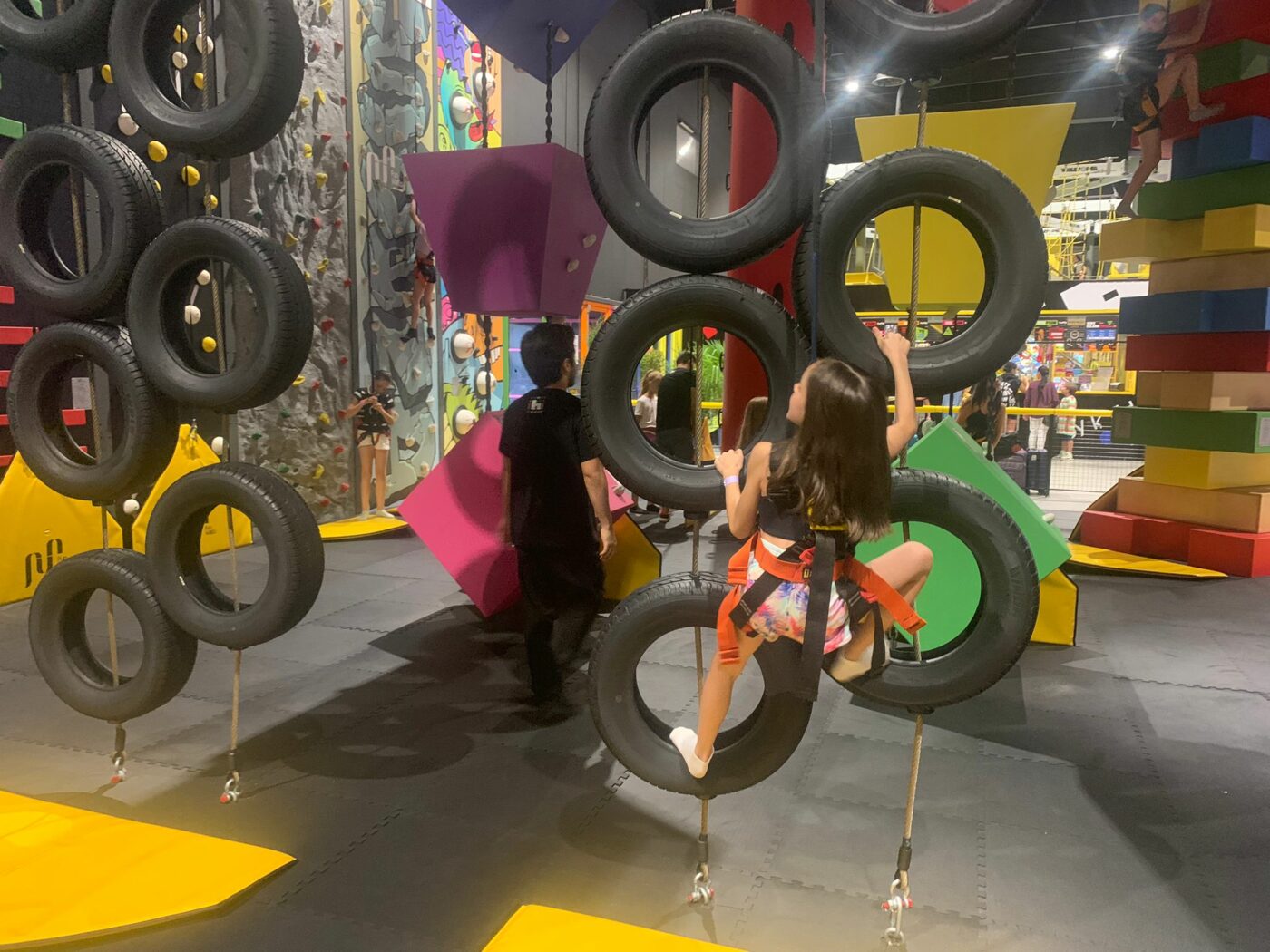 De la sala de gimnastică, direct la escaladă și Urban Jungle