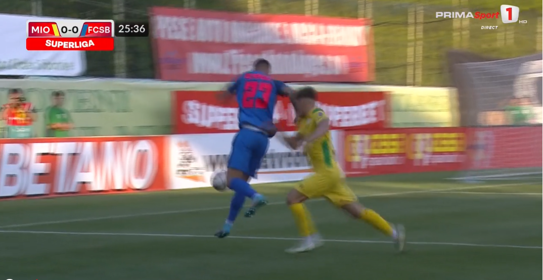 Încă un jucător de bază de la FCSB s-a „rupt”, în meciul cu CS Mioveni! Echipa a primit gol, iar fotbalistul a plecat direct la vestiare | VIDEO
