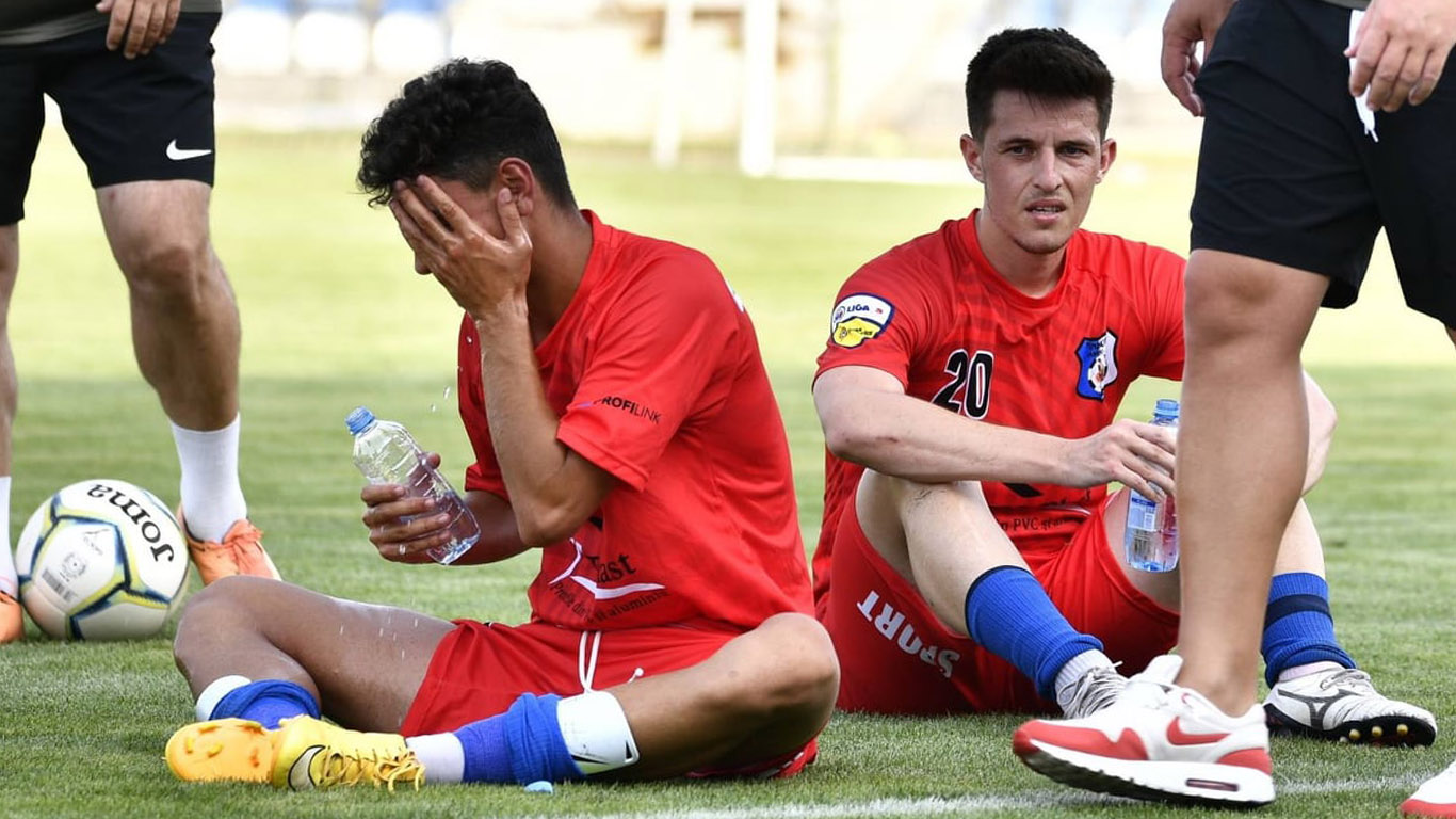 Pandurii Târgu Jiu s-a retras din Liga 3, iar Marin Condescu anunță motivul, dar și că echipa nu se va desființa: ”În cel mai rău caz vom continua doar la juniori.” Clubul retrogradat care profită și va continua în Liga 3