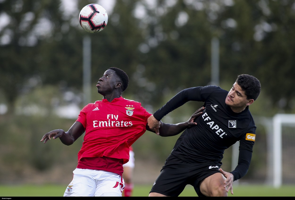 CFR Cluj transferă un atacant crescut la Benfica! Oficialii ardelenilor confirmă mutarea: „Ne-am înțeles!”
