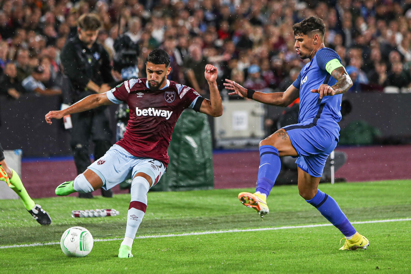 FCSB – West Ham United, Live Video Online, de la ora 22:00, în etapa a 6-a din Conference League. Surprize majore în ambele formații: cui i-a oferit Mihai Pintilii banderola de căpitan! Echipele de start