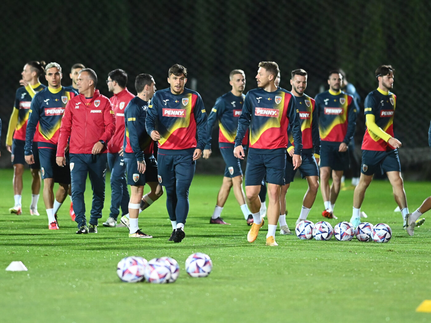 Echipa națională a României a făcut ultimul antrenament înainte de meciul cu Bosnia și Herțegovina, din Liga Națiunilor! Cum s-au prezentat jucătorii lui Edi Iordănescu | GALERIE FOTO