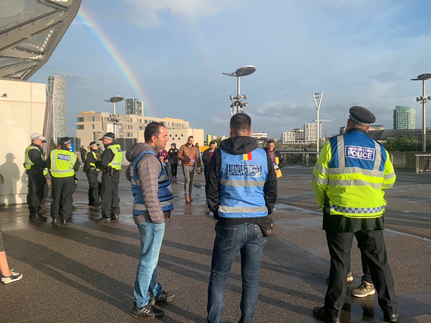 Autoritățile de la Londra, în alertă înaintea meciului West Ham – FCSB! Jandarmii români, chemați să îi păzească pe ultrașii vicecampioanei | VIDEO EXCLUSIV
