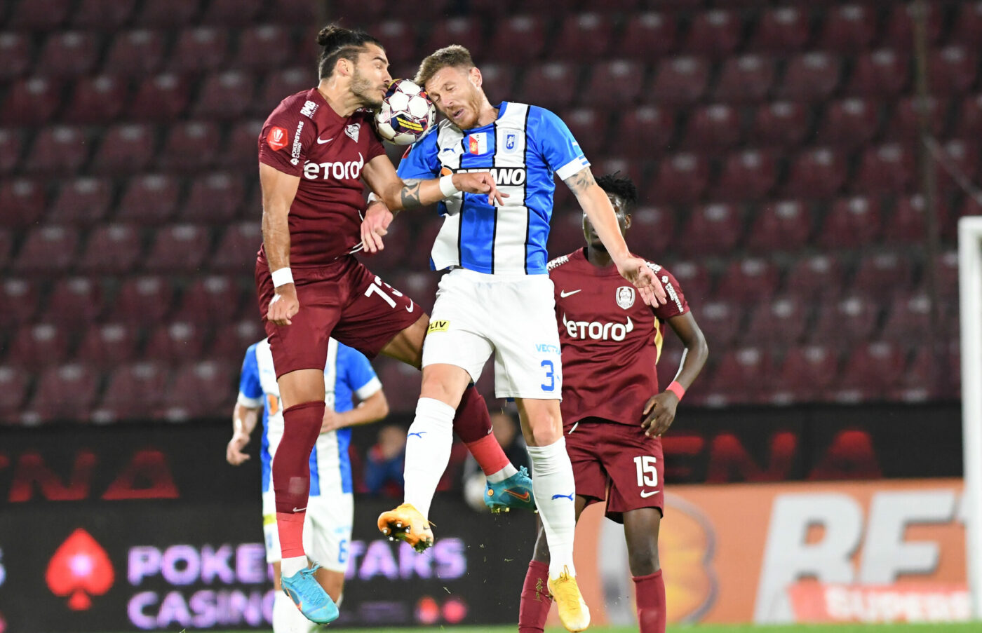 CFR Cluj – Universitatea Craiova 2-0, în etapa cu numărul 10 din Superliga. Dan Petrescu îl învinge pe Mirel Rădoi, după un autogol șocant reușit de Valerică Găman