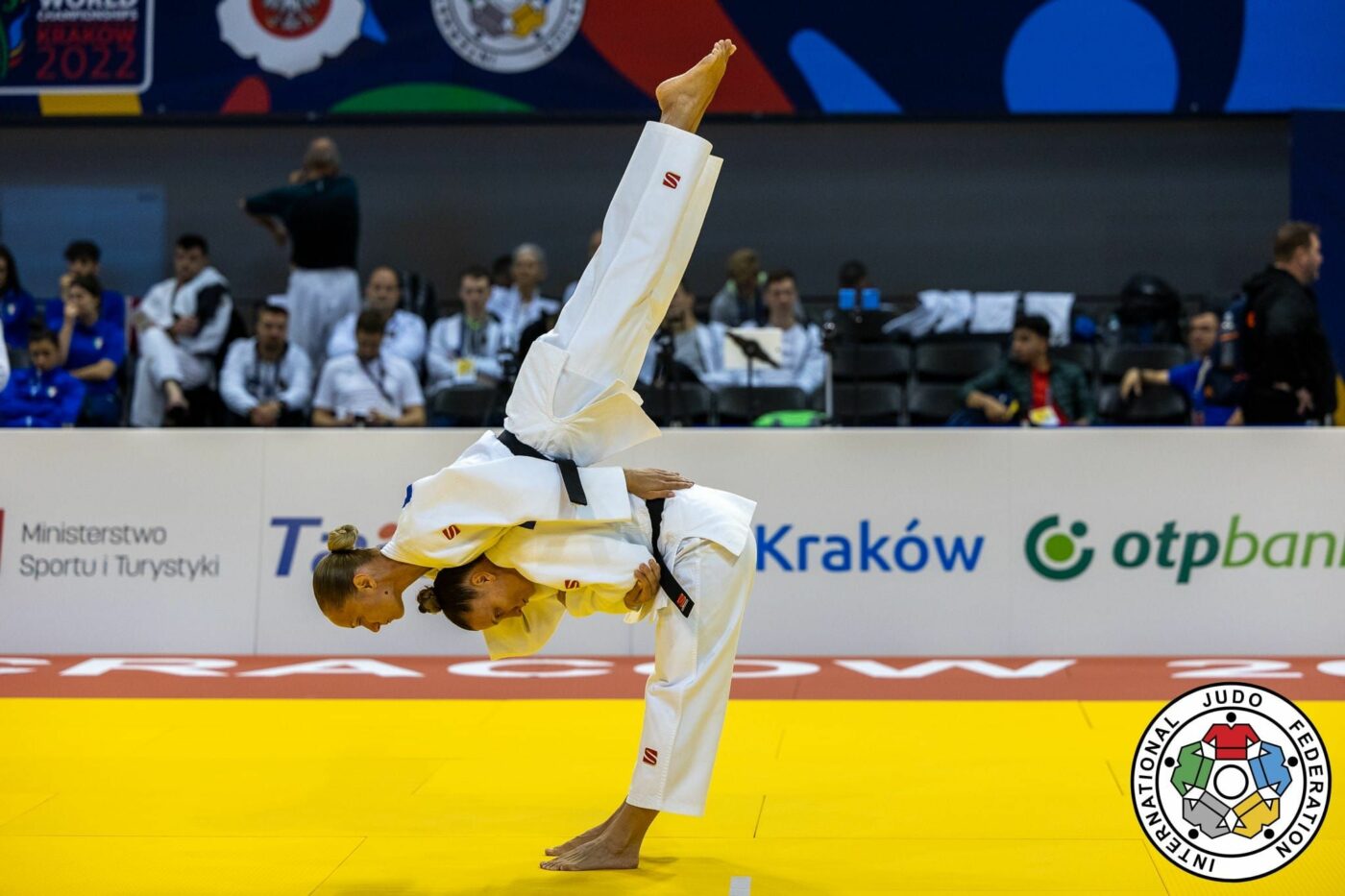 Alina Chelaru și Alina Zaharia sunt campioane mondiale la judo-kata! Mesajul președintelul FRJ, Cozmin Gușă: „O performanță excepțională ce le consolidează palmaresul bogat pe care-l au sub tricolor”