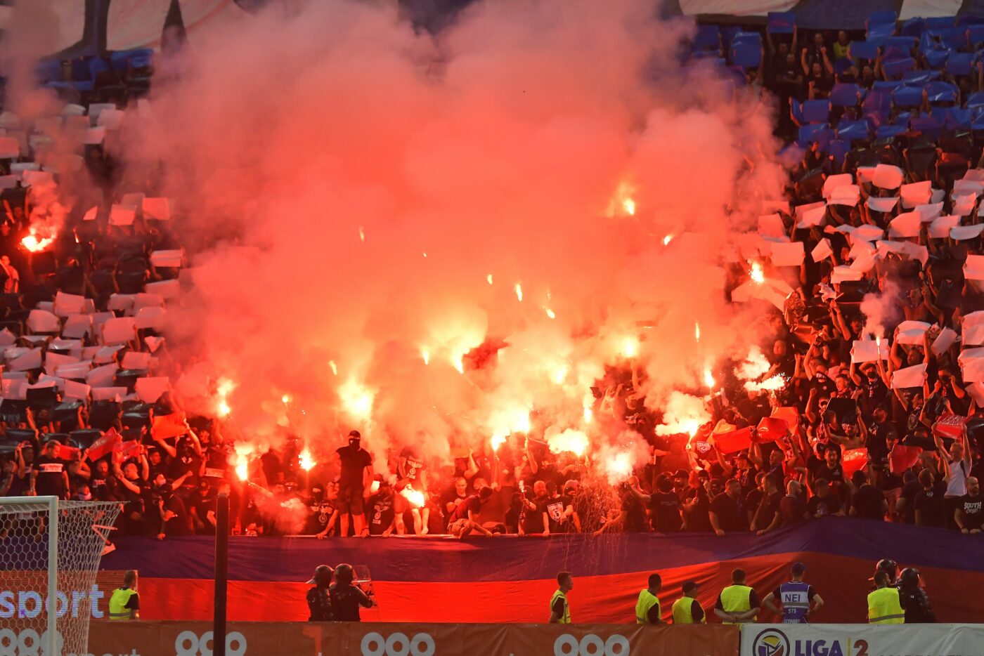 Jandarmeria a anunțat amenda colosală pe care Dinamo și CSA Steaua vor trebui să o plătească, după incidentele grave petrecute pe Arena Națională