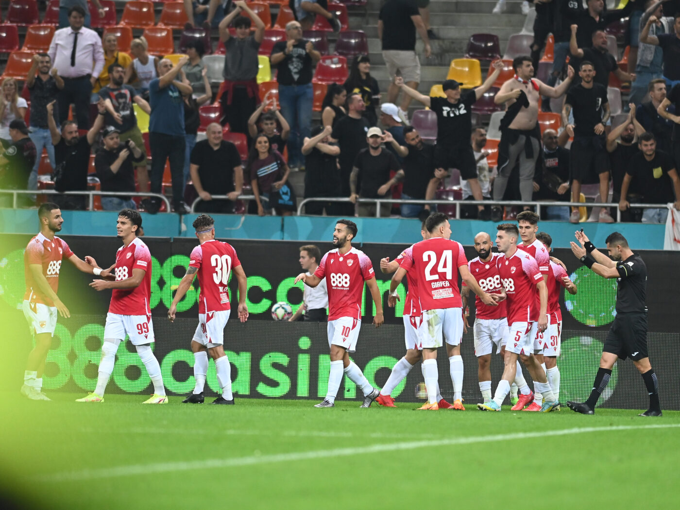 Meciul lui Dinamo a fost reprogramat! „Câinii”, trimiși din nou să joace la matineu