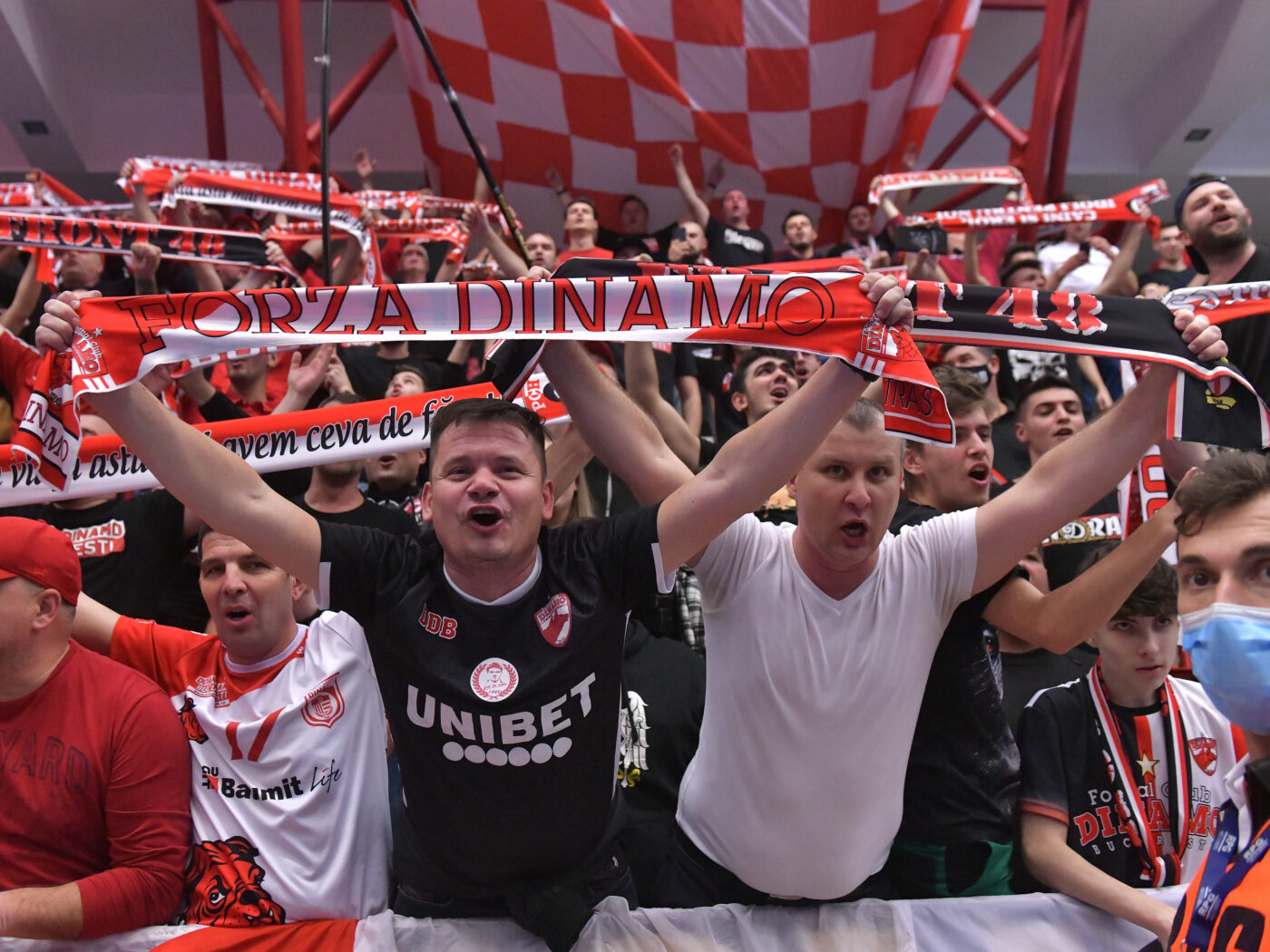 Champions League: „Câinii” promit un meci mare în Ungaria » Veszprem – Dinamo se pariază la cote de 1.40 și 1.80 »»