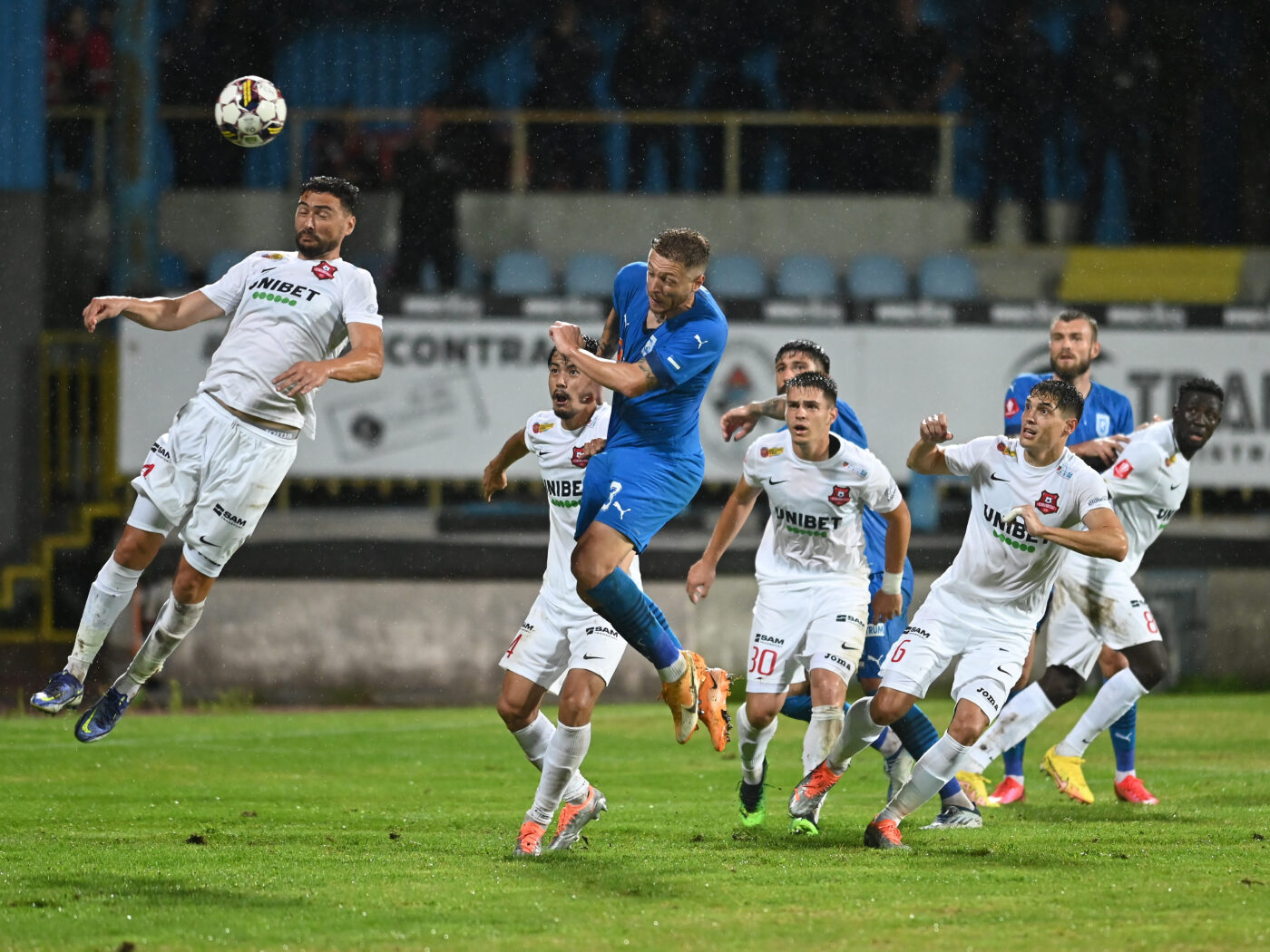 FC Hermannstadt – Universitatea Craiova 1-0, în etapa a 8-a din Superliga | Să îi facă statuie lui Marius Măldărășanu! Sibienii au jucat „de toți banii”