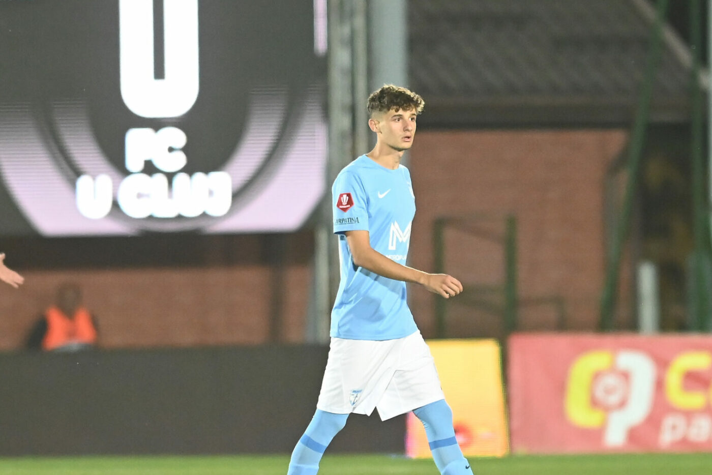 Nicolas Popescu, făcut praf de un fost fotbalist de la Steaua și Rapid după debutul la FC Voluntari: „Îl mușcă bășica de menisc, dă pasă în aut”