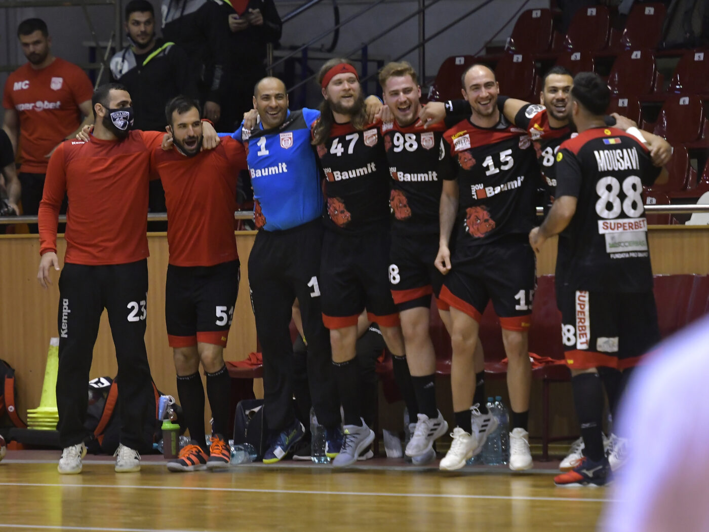 Decizie importantă luată de Guvern: doi handbaliști de top de la Dinamo și doi hocheiști finlandezi au primit cetățenia română!