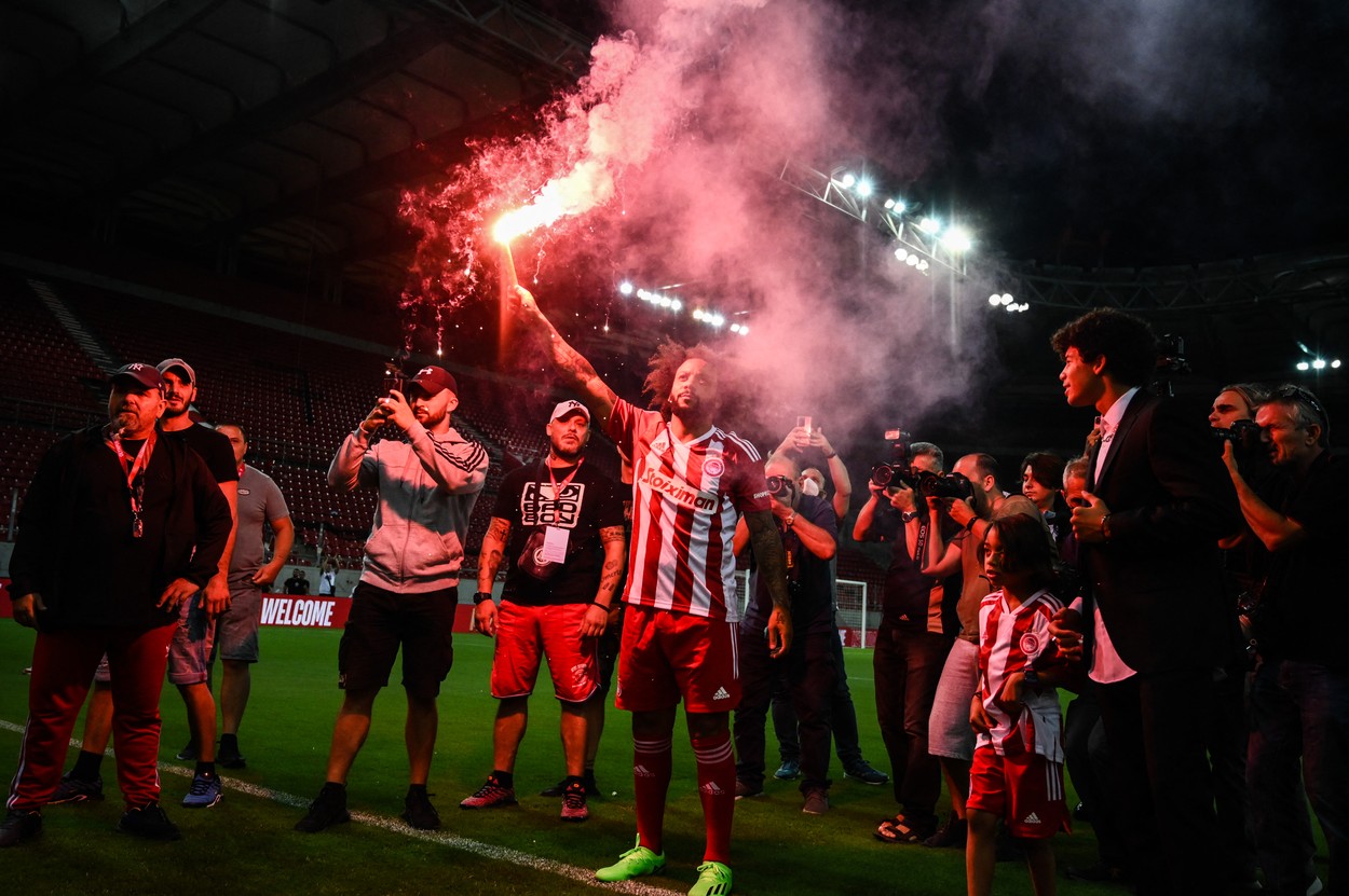 Marcelo, prezentare spectaculoasă la Olympiakos! Peste 20.000 de suporteri l-au întâmpinat pe brazilian! Imagini senzaționale din Grecia | VIDEO