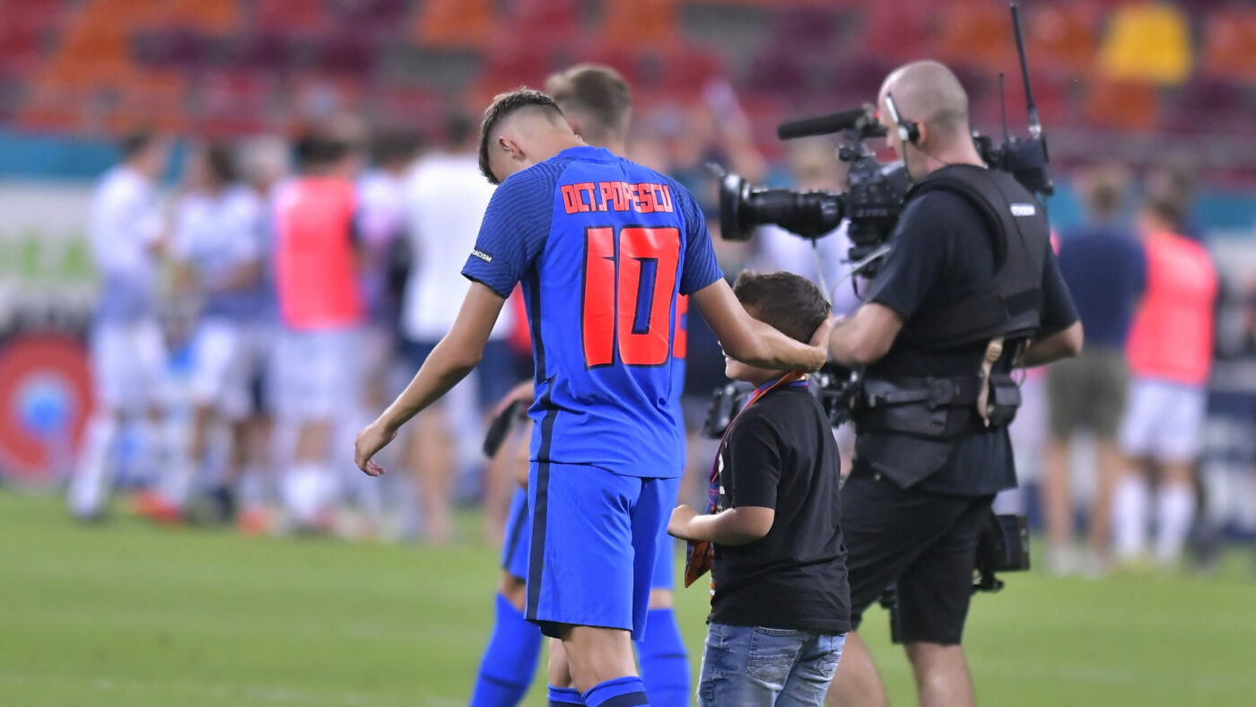 Nicolae Dică îi face în ciudă lui Becali! Tavi Popescu, rezervă la West Ham – FCSB după ce Gigi a cerut să fie schimbat sistemul pentru el