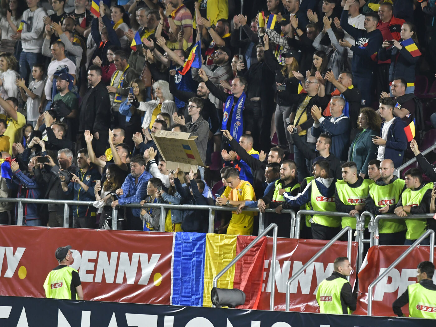 Deși în genunchi, naționala României încă vinde! Sold-out pentru meciul cu Bosnia și Herțegovina, ultimul din Liga Națiunilor pentru „tricolori”