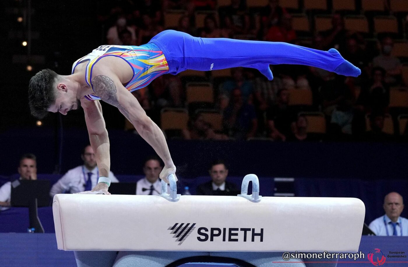 Povestea gimnastului care are corpul acoperit de tatuaje! FOTO