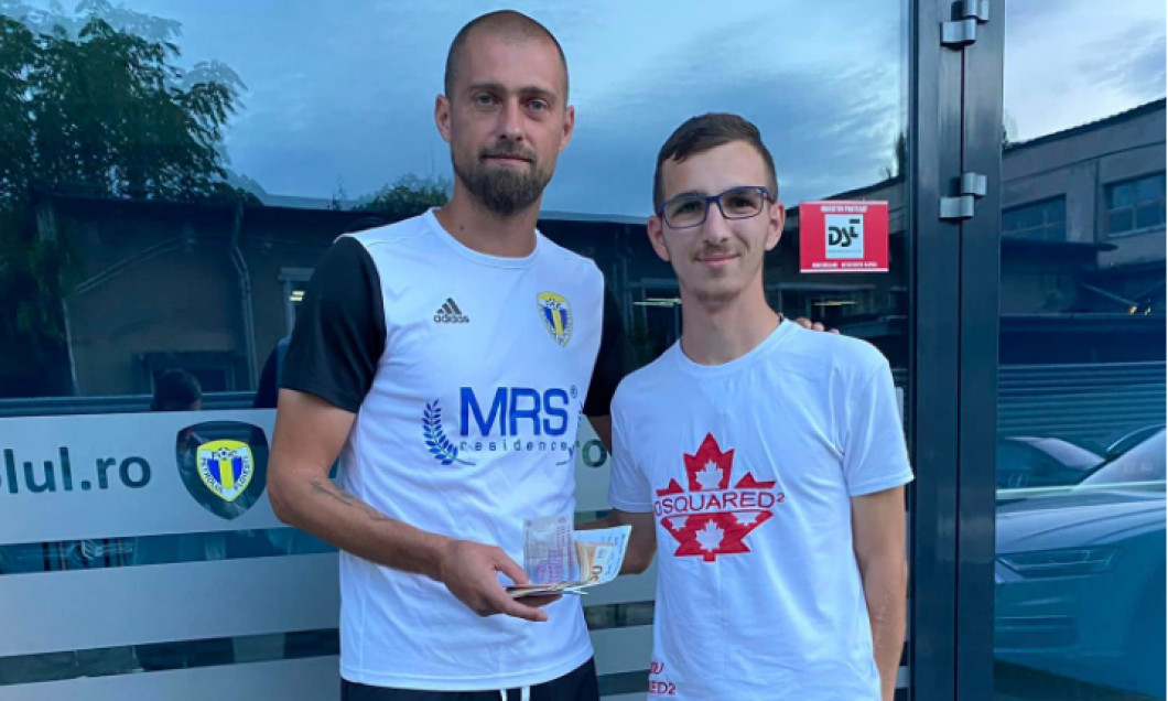 Situație de tot râsul la Petrolul! Fotbaliștii au contracte de mii de euro, dar au primit 2.608 lei de la fanii din Ploiești