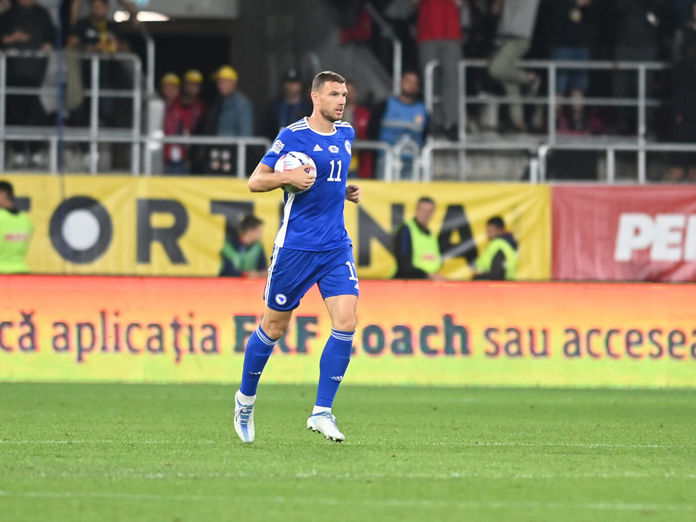 Super starul Edin Dzeko, pur și simplu fabulos la București! Cum i-a uimit atacantul pe jucătorii și fanii României: „Nu am mai văzut așa ceva!” | SPECIAL
