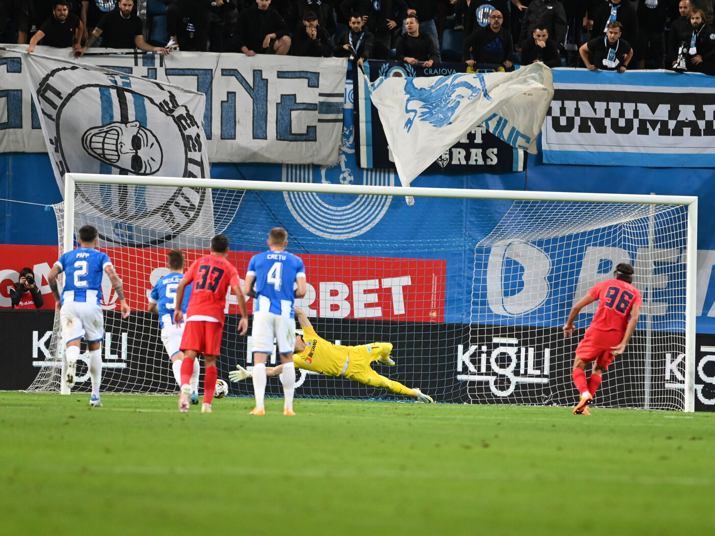Verdictul clar dat de Marius Avram în cazul penalty-ului controversat acordat pentru FCSB: „S-a păcălit! Cei din cabina VAR nu au putut schimba decizia din cauza asta” | EXCLUSIV