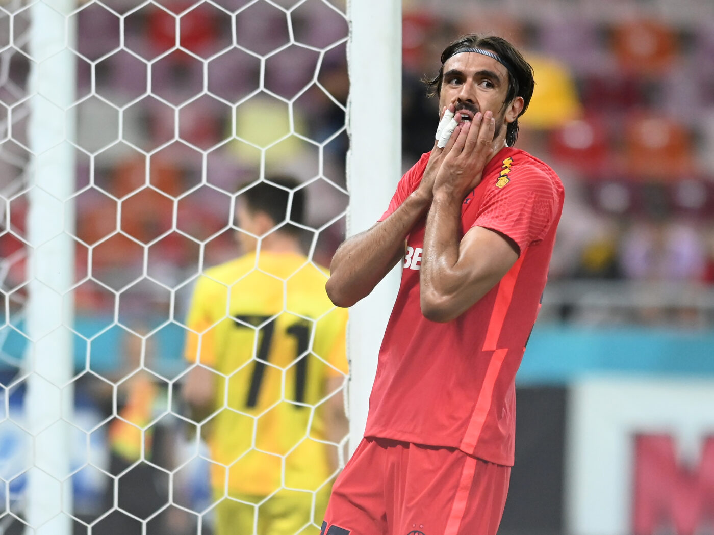 Andrea Compagno a lăsat capul în pământ după ce FCSB a ajuns pe locul 13 în Superliga: „Sincer, nu mă uit pe clasament”. Mesajul italianului pentru coechipieri: „Toți trebuie să facem asta”