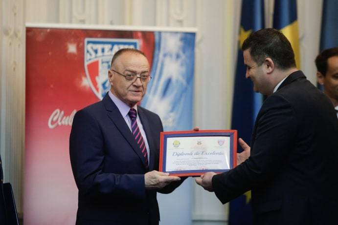 Generalul Cornel Oțelea, după ce trei hocheiști steliști au cântat „Imnul Secuilor” la Miercurea Ciuc: „Despre ce respect mai putem vorbi?” | EXCLUSIV