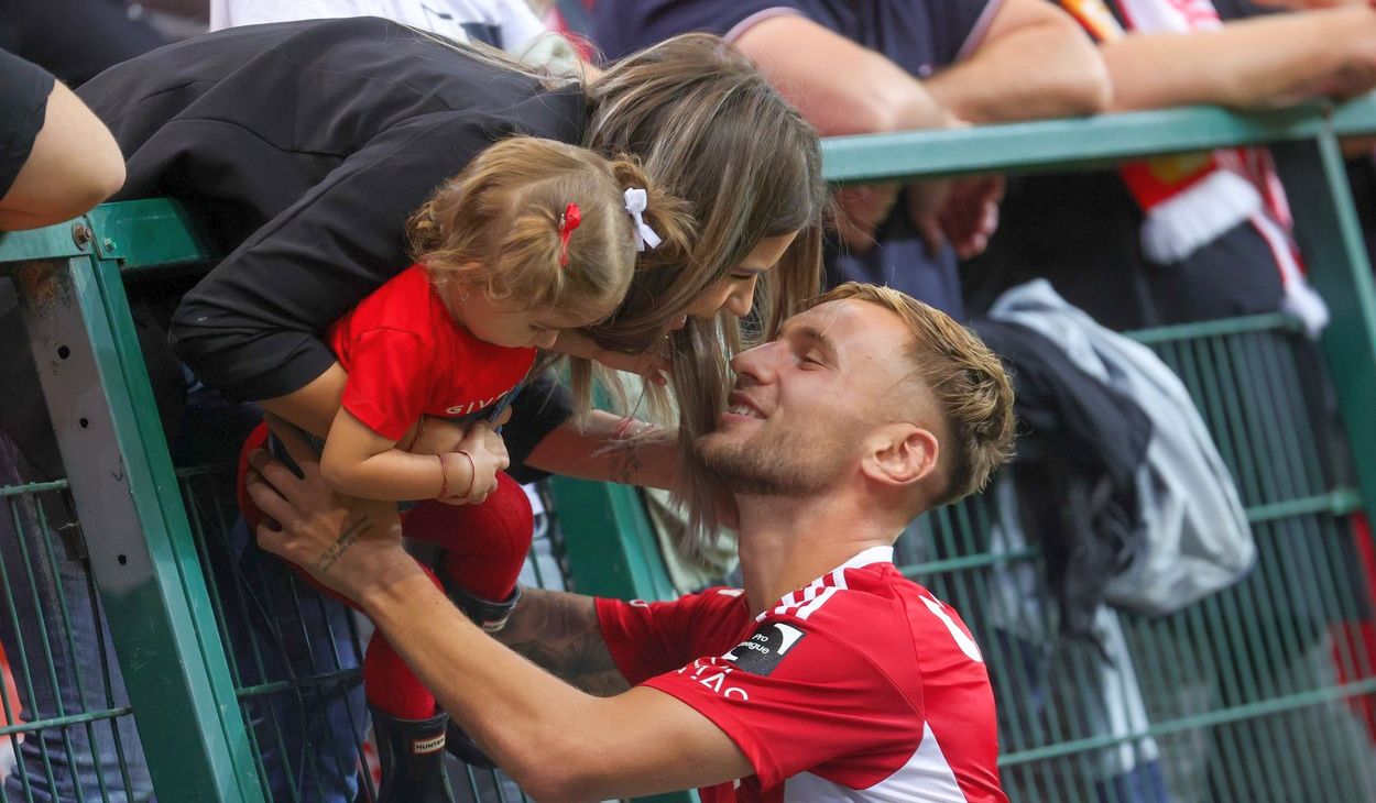 Top Pariu: 100% fotbal » Pachetul Zilei ajunge la cota 15.13 »»