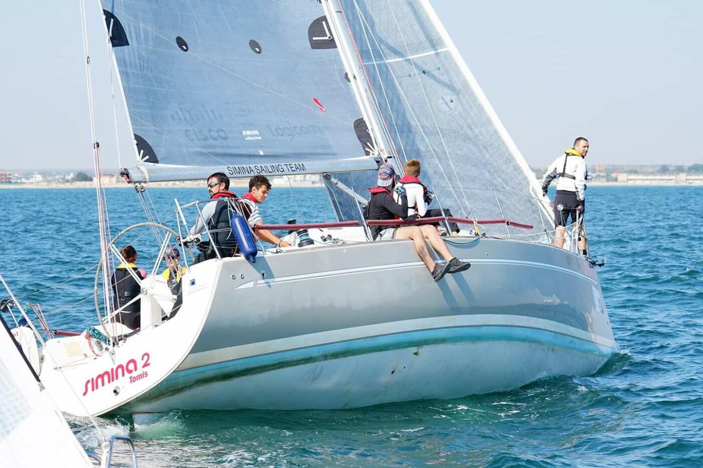 Conduce nave de gaz în ape pline de pirați și e campion la yachting