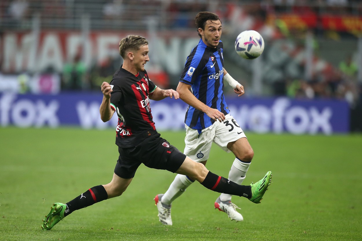 Spectacol în Derby della Madonnina: AC Milan a învins-o pe rivala Inter cu scorul de 3-2 și a urcat pe prima poziție în Serie A!