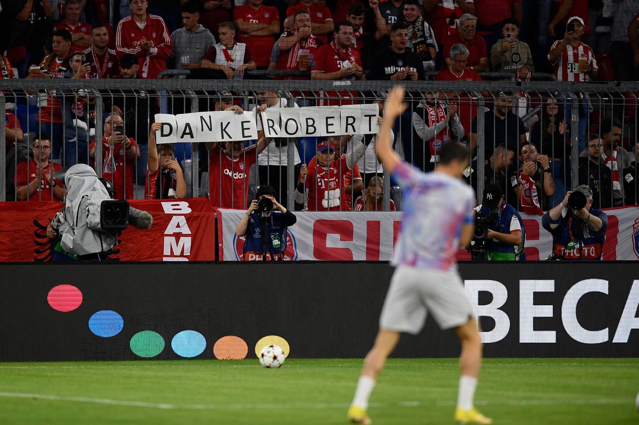 Cum a fost primit Robert Lewandowski pe stadionul lui Bayern Munchen și cum a reacționat jucătorul Barcelonei | VIDEO