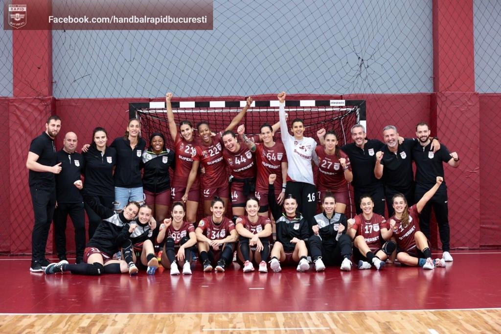 Handbalistele Rapidului, show la fotbal înainte de debutul în Liga Campionilor!