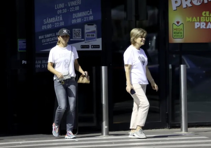 Cum a fost surpinsă Simona Halep după ce a divorțat? Era vânătă după operație, dar a făcut cumpărături alături de mama ei