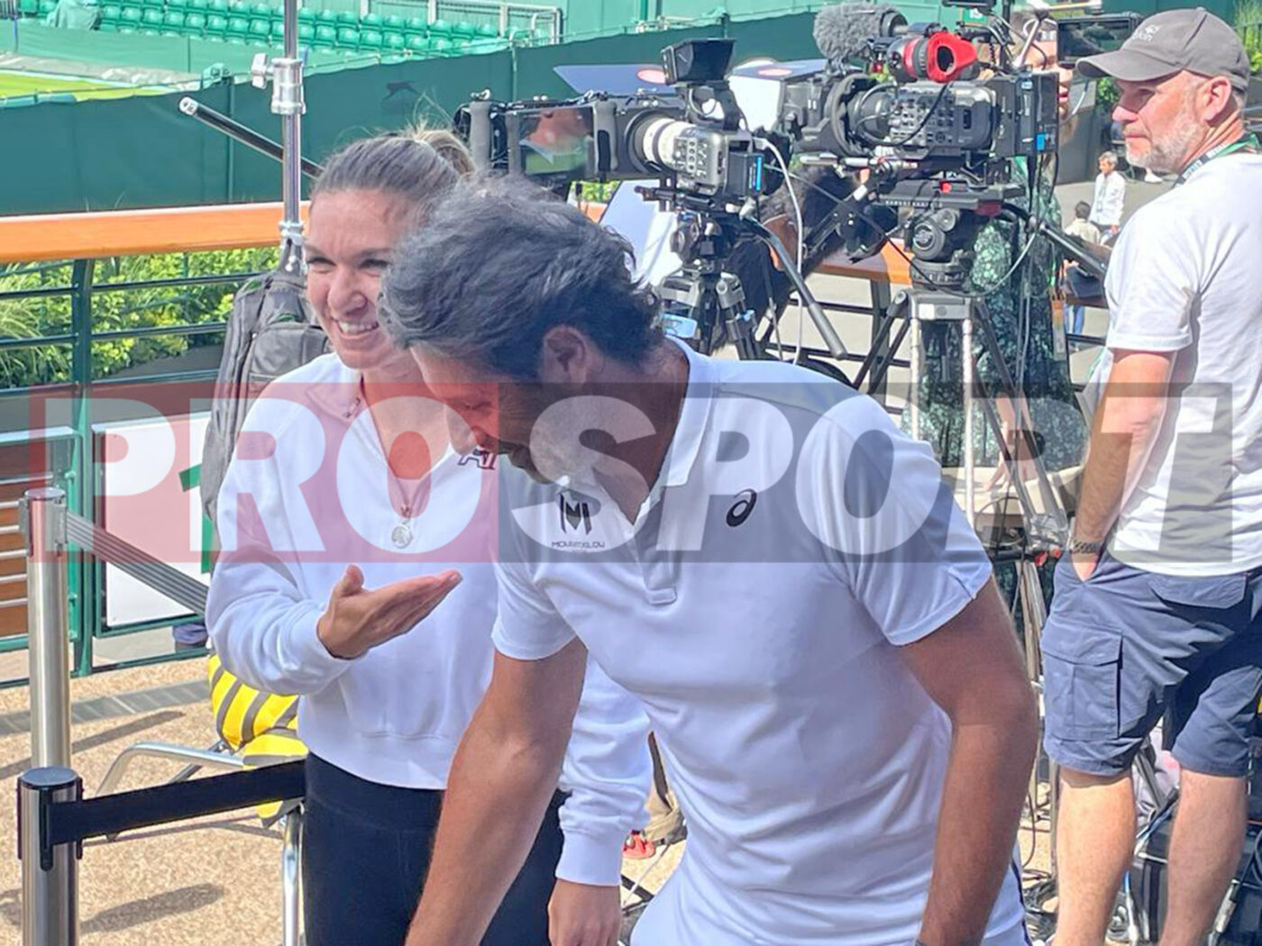 Legătura prea strânsă dintre Simona Halep și Patrick Mouratoglu a afectat căsnicia cu Toni Iuruc! Detaliile uluitoare ale apropierii dintre campioană și antrenorul ei: exemplele Nisa, Wimbledon și Mykonos! | EXCLUSIV + FOTO ÎN PREMIERĂ