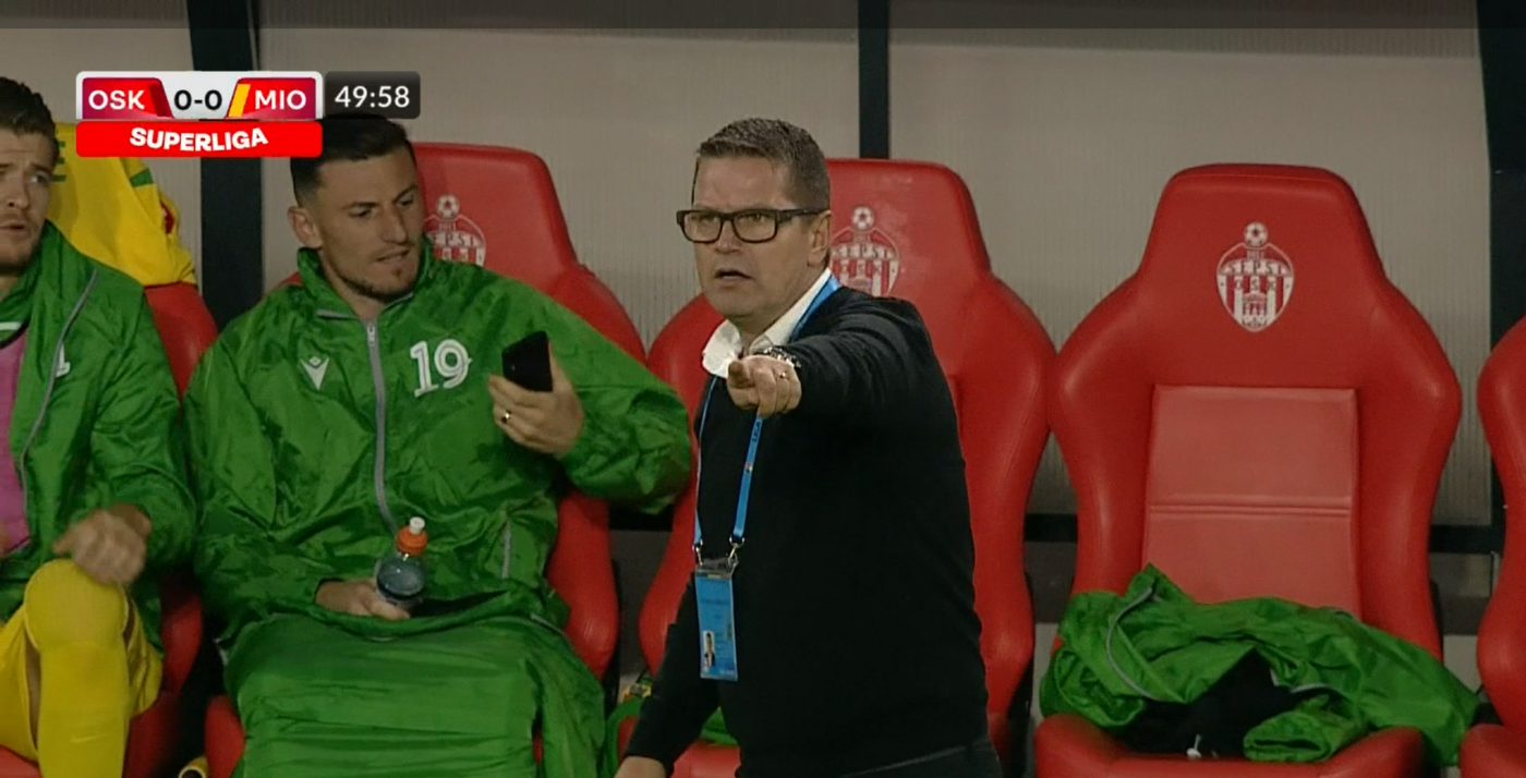 Mihai Stoica a comentat faza zilei din Superliga! Ștefan Blănaru a fost surprins pe telefon în Sepsi – CS Mioveni: „Poate a primit mesaj RO-ALERT”