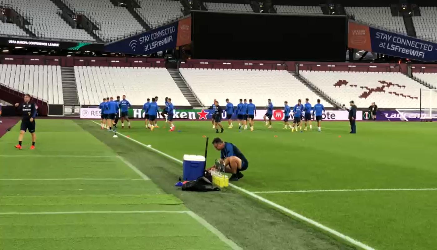 Cum s-au antrenat jucătorii de la FCSB pe stadionul impresionant al lui West Ham United, înainte de meciul din Conference League | VIDEO