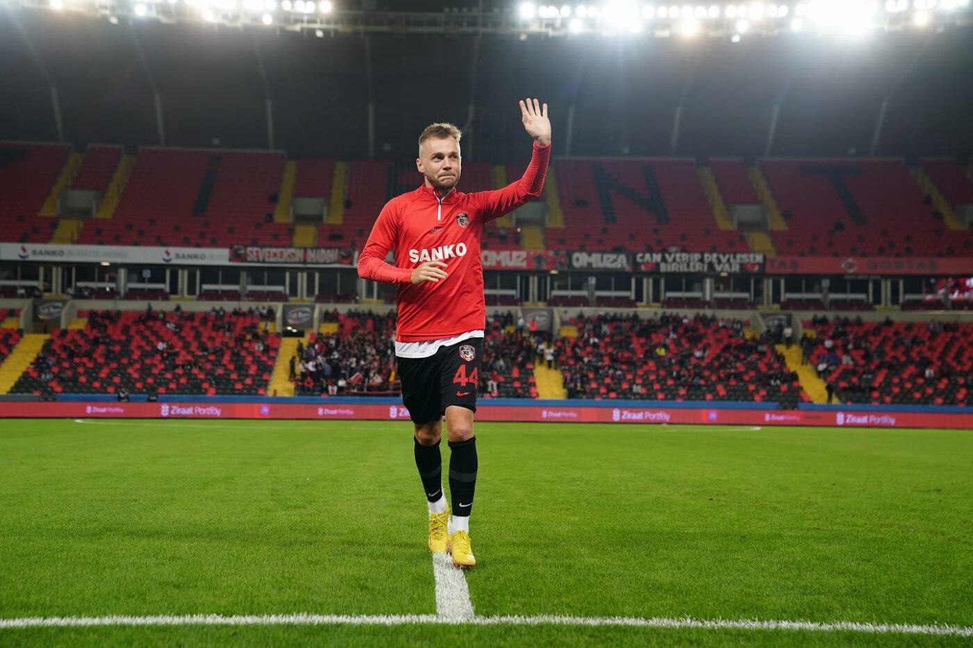 O nouă prestație de gală marca Alexandru Maxim! Fotbalistul român a marcat un gol și a oferit o pasă decisivă în Cupa Turciei | VIDEO