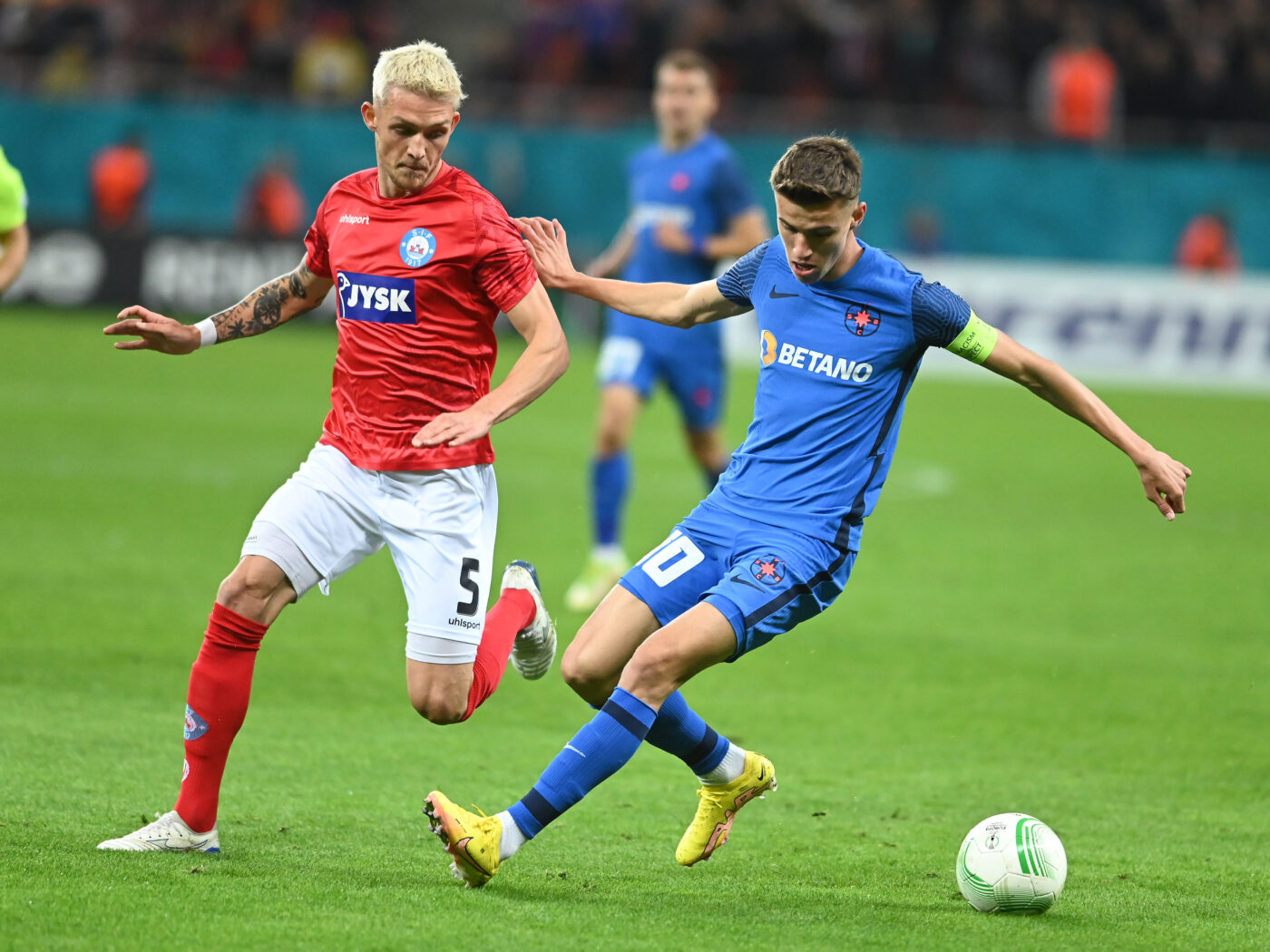 Secretul revenirii de senzație a lui Octavian Popescu! Cum este încurajat jucătorul înaintea fiecărui meci pe care îl joacă FCSB: „De atunci, am știut că va fi un mare fotbalist!” | EXCLUSIV