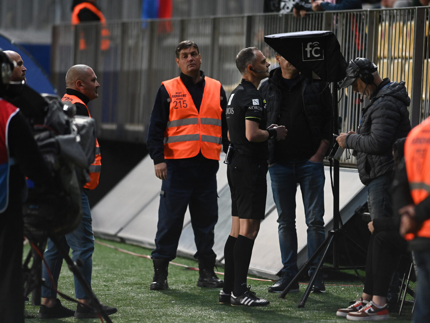 Acuză arbitrajul din Superliga! „Greșeli mai mari decât aveam înainte fără VAR. O parte dintre ei au alte interese” | VIDEO EXCLUSIV ProSport Live
