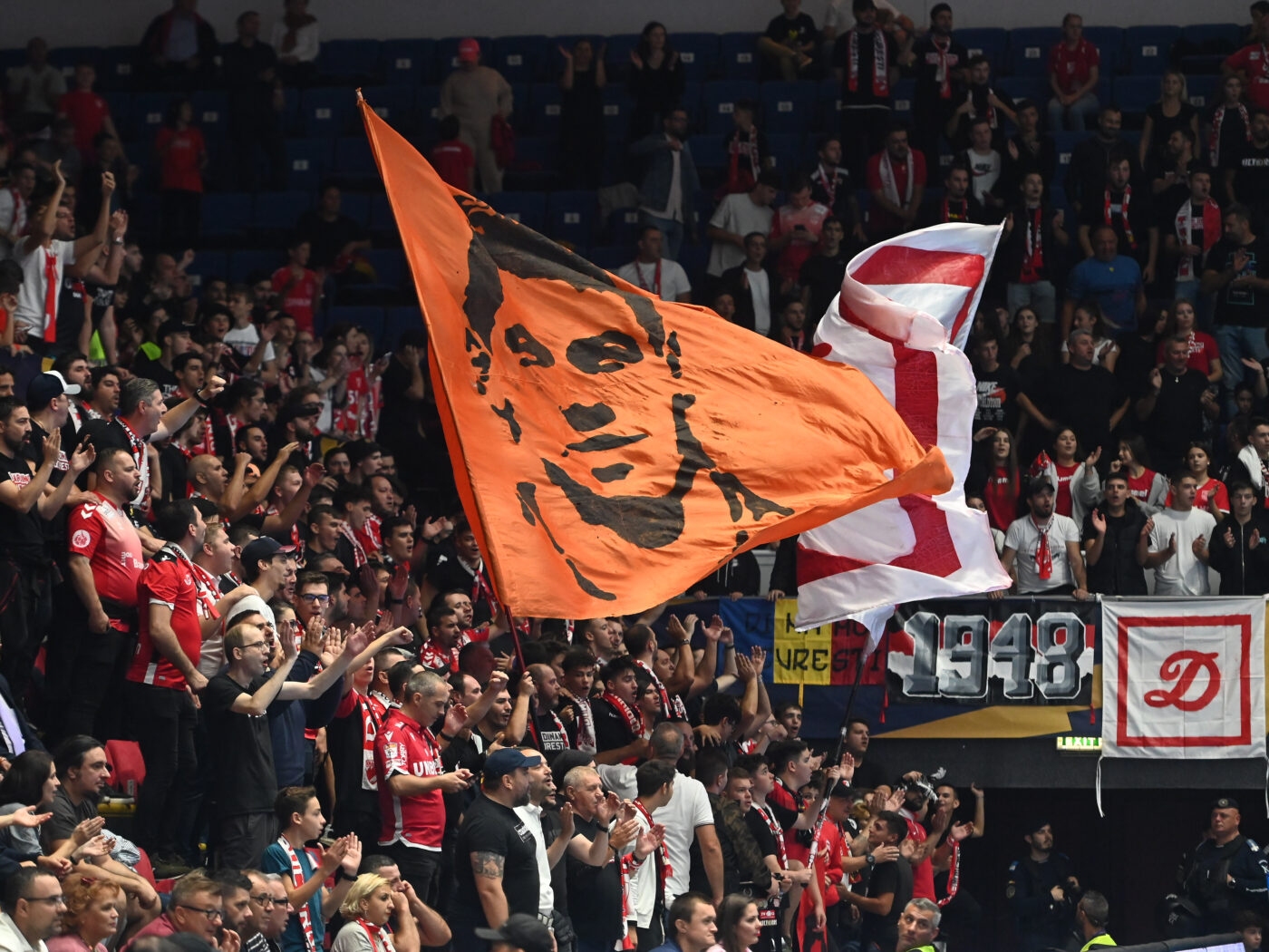 Dinamo, gata de partida anului în Liga Campionilor! Super meciul cu PSG va fi sold-out! Nebunie în Sala Polivalentă: „Azi le epuizăm!” | EXCLUSIV