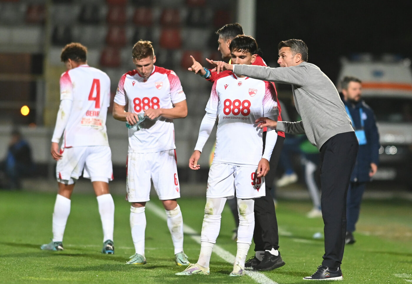 Un fotbalist al lui Dinamo deplânge situația dezastruoasă a formației din „Ștefan cel Mare”: „Trăim de la meci la meci!” Ce spune despre problemele financiare